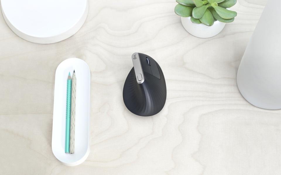 There's a good chance you're holding your mouse wrong. Maybe you're gripping