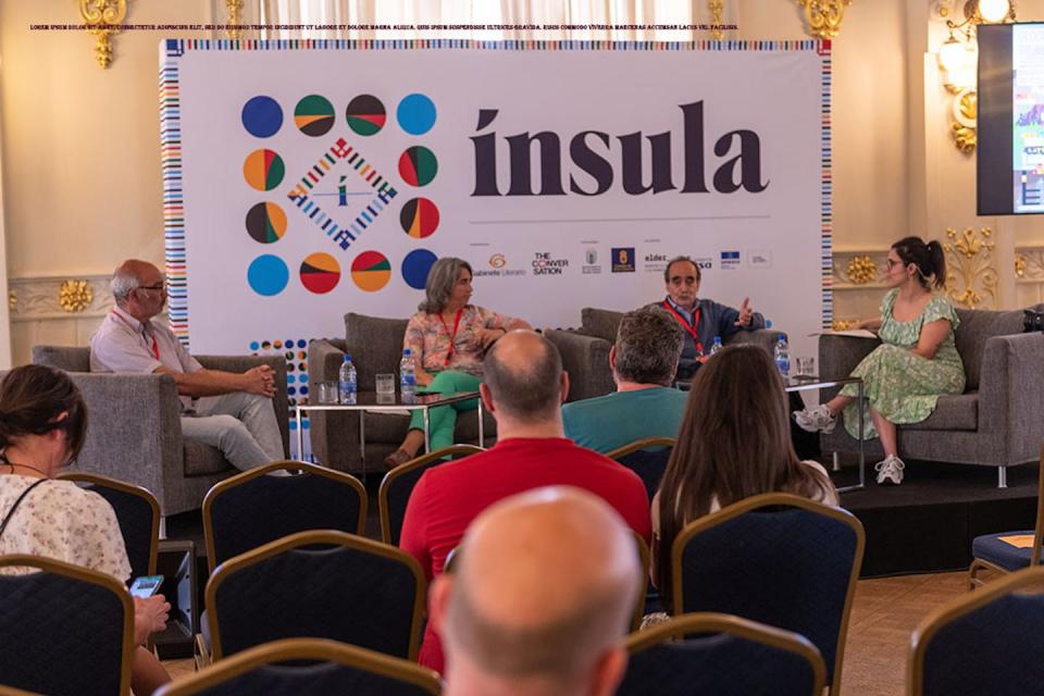 En la mesa redonda: Antonio Darwitch, profesor de la Universidad de La Laguna e investigador del Instituto de Astrofísica de Canarias; Ana María Alonso Zarza, directora del IGME-CSIC y Celestino García de la Noceda Márquez, jefe de proyectos técnicos de investigación en geotermia del IGME-CSIC. Moderada por Lucía Caballero, jefa de edición en The Conversation. Sabrina Ceballos y Ernesto R. Ageitos, <a href="http://creativecommons.org/licenses/by/4.0/" rel="nofollow noopener" target="_blank" data-ylk="slk:CC BY;elm:context_link;itc:0;sec:content-canvas" class="link ">CC BY</a>