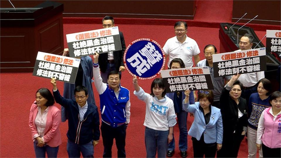 陳水扁「死諫」無效　選罷法排黑修正全票通過