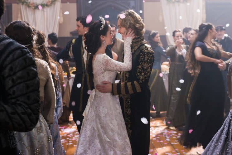 Adelaide Kane as Mary and Toby Regbo as Francis (Photo: Christos Kalohoridis/The CW)