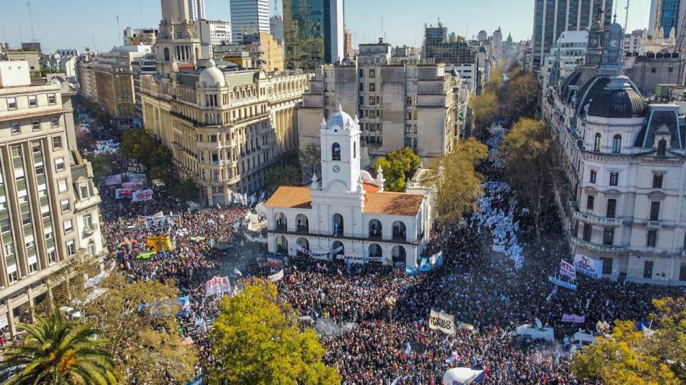 Plaza de Mayo y las diagonales, comadas por las marchas tras el atentado a Cristina Kirchner.