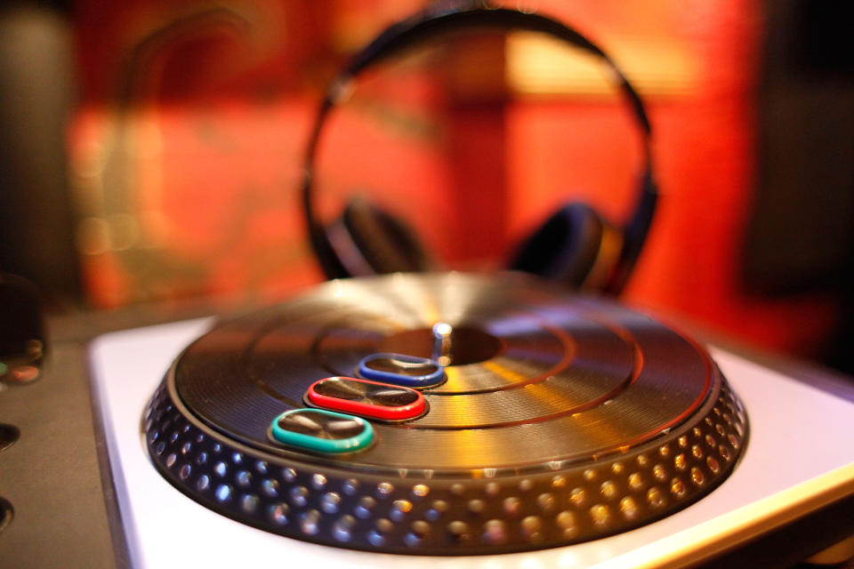 The DJ Hero controller