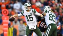 FILE PHOTO: Dec 10, 2017; Denver, CO, USA; New York Jets quarterback Josh McCown (15) throws in the second half against the Denver Broncos at Sports Authority Field at Mile High. Ron Chenoy-USA TODAY Sports