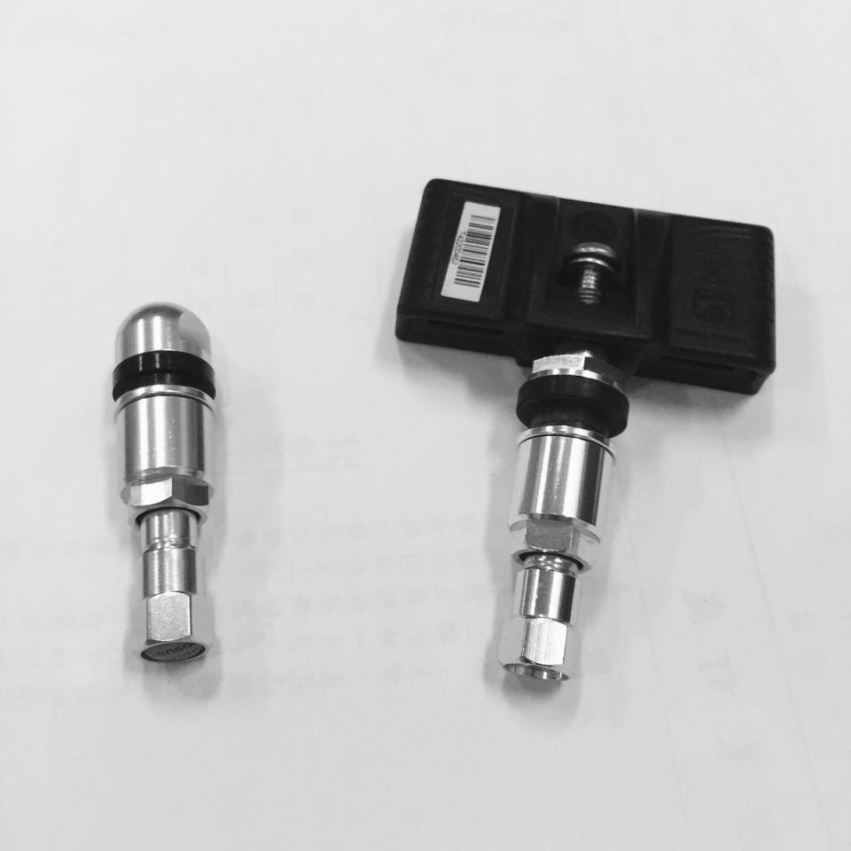 六暉近年提供技術門檻較高之氣門嘴給胎壓偵測器（TPMS）大廠，包括為升、橙的丶同致丶車王電都是其國內客戶。（六暉提供）