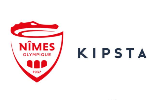 Le Nîmes Olympique évoluera la saison prochaine, dans des tenues produites par Kipsta.