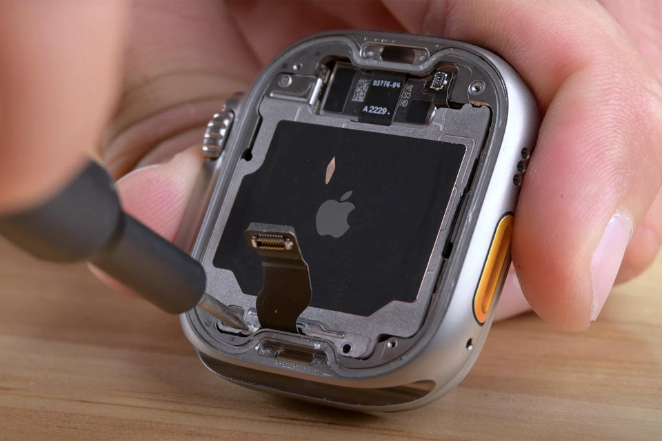 iFixit Apple Watch Ultra teardown