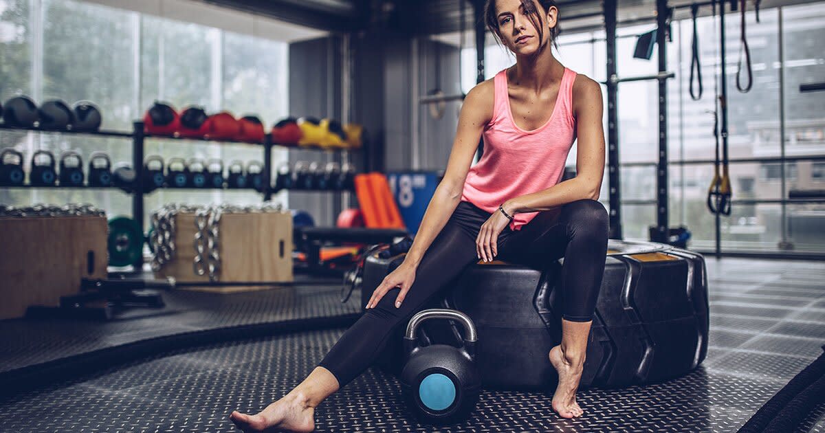 woman-training-barefoot-weights.jpg