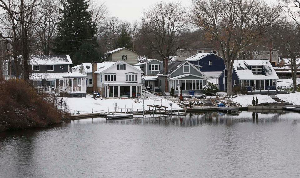 New Franklin remains a bedroom community: a mix of quiet residential neighborhoods and busy outdoor activity where Portage Lakes State Park overlaps.