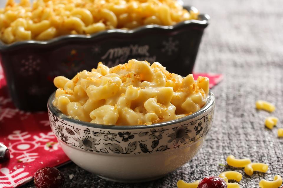 A bowl of macaroni and cheese.