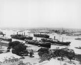 General view overlooking steamships in the harbour area at Calcutta, India, circa 1900. (Photo by Keystone/Hulton Archive/Getty Images)