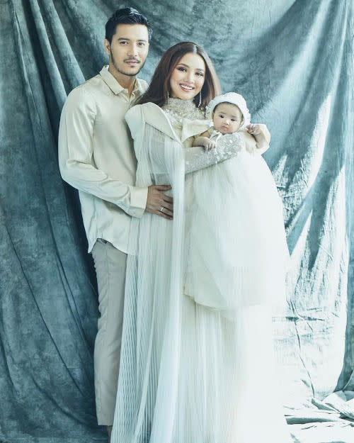 Fazura and Fattah introduce baby Fatima for the first time