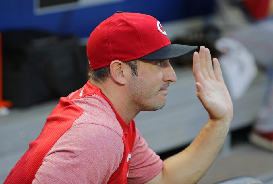 Cincinnati Reds’ Matt Harvey gestures to fans after a video tribute to him before a baseball game against the New York Mets Monday, Aug. 6, 2018, in New York. (AP Photo/Frank Franklin II)