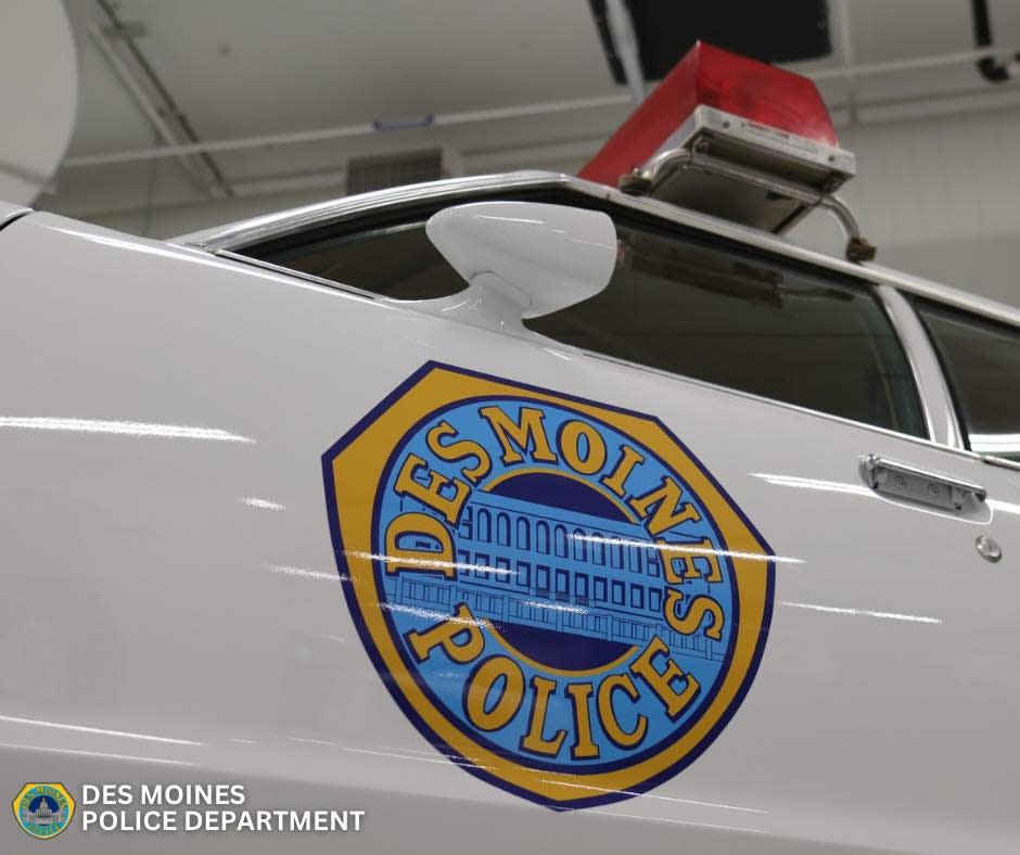 Students at Des Moines' Central Campus restored a 1978 Ford LTD II and turned it into a replica Des Moines Police Department squad car.