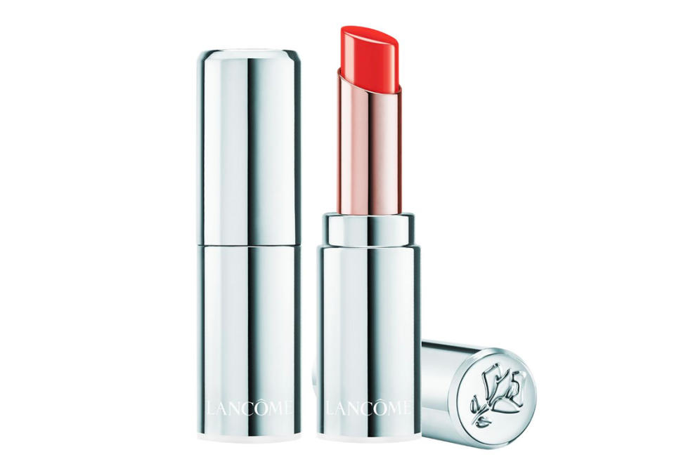 30,50€<br><br><a href="https://www.lancome.fr/maquillage/levres/rouge-a-levres/l-absolu-mademoiselle-balm/A01815-LAC.html#start=6&cgid=L2_MakeUp_Lips" rel="nofollow noopener" target="_blank" data-ylk="slk:Acheter;elm:context_link;itc:0;sec:content-canvas" class="link ">Acheter</a>