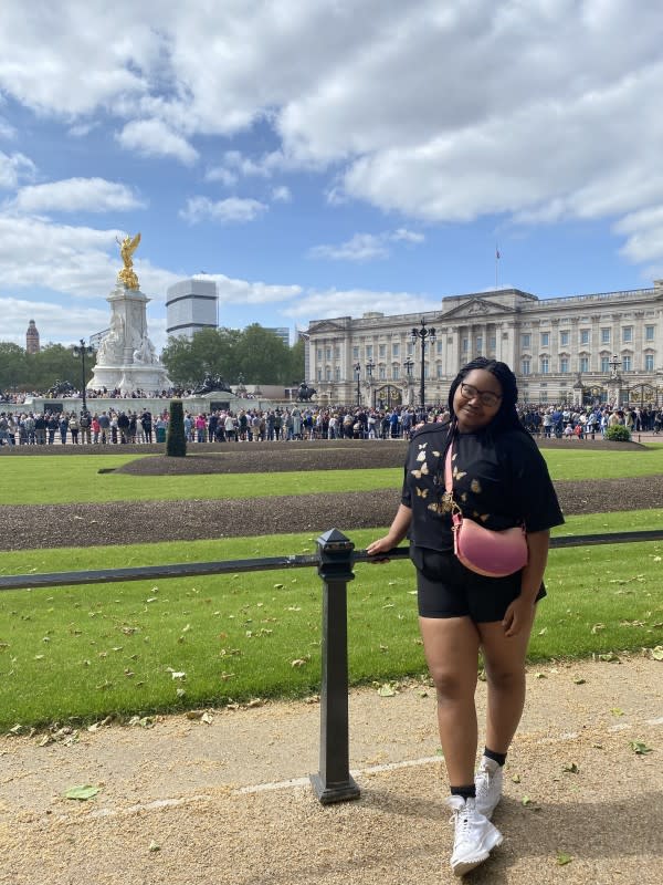 Me giving tourist vibes in London.<p>Photo: Courtesy of Janelle Sessoms</p>