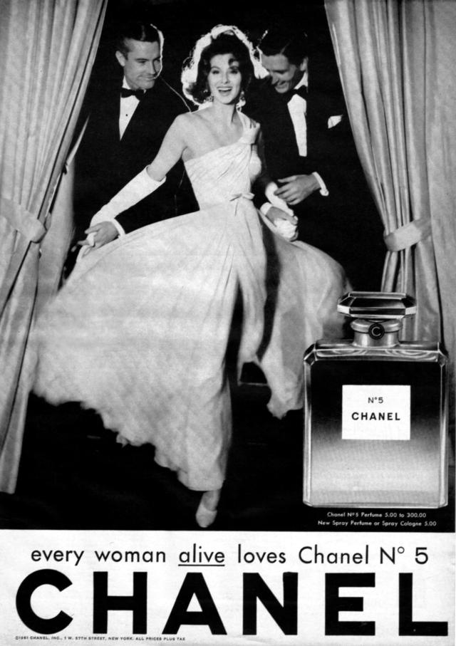 Carry Chanel No5 Poster