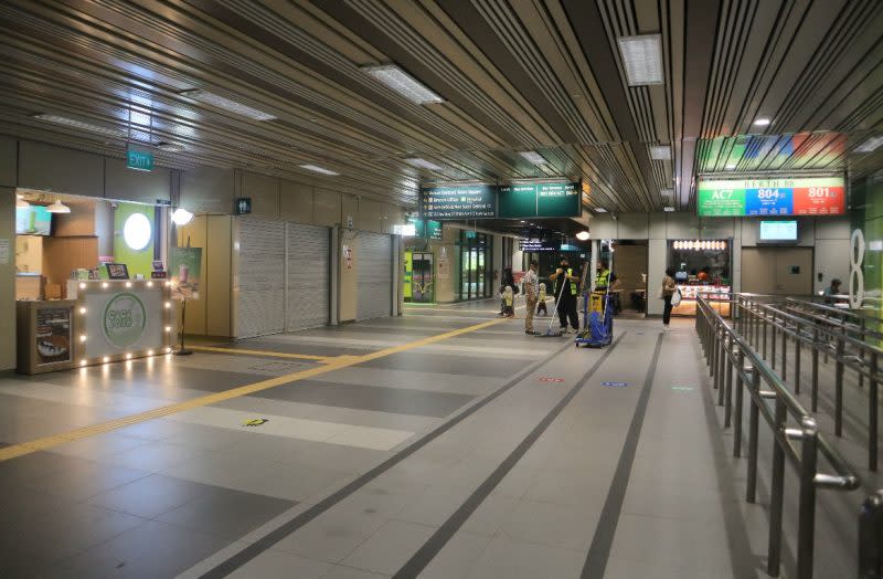 cookies and cream waffle - bus interchange