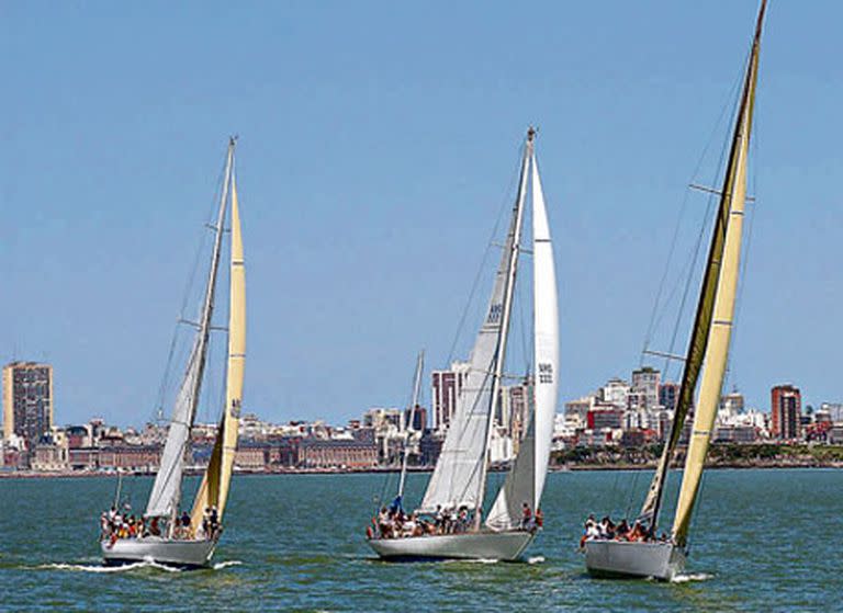 El Fortuna I, el II y el más moderno de la serie, el Fortuna III, navegaron juntos por primera vez