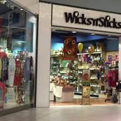 All the Stores You Loved in the '90s That No Longer Exist