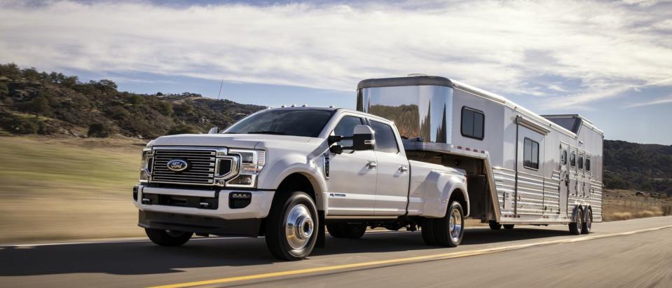 Ford F-250 and F-350 Super Duty | 24,200 pounds