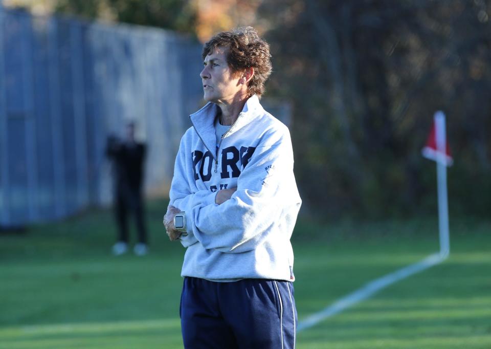 Barb Marois, who captained the 1996 US field hockey squad that finished fifth in Atlanta and is in the USA Field Hockey Hall of Fame, has been the head coach of the York High School field hockey team for 20 years. She also spent two years as an assistant coach at Dover High School while her daughter played on the team.