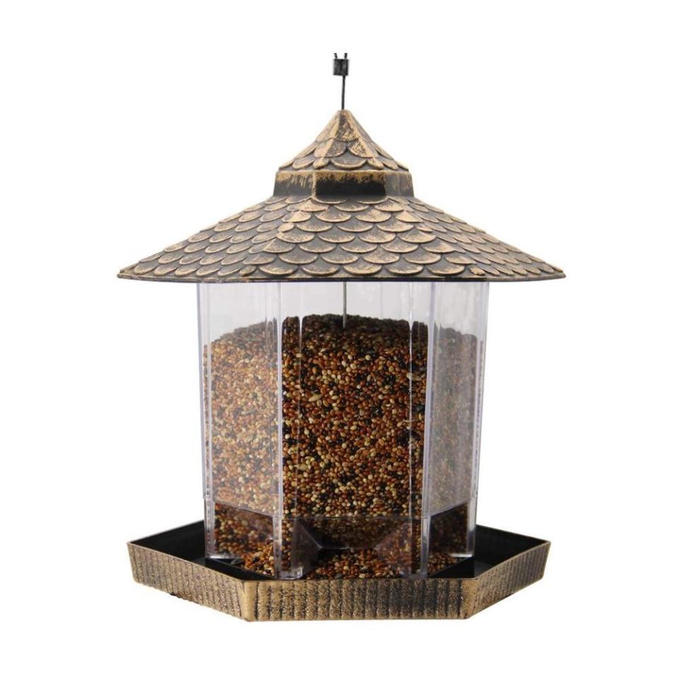 1) Twinkle Star Hanging Wild Bird Feeder