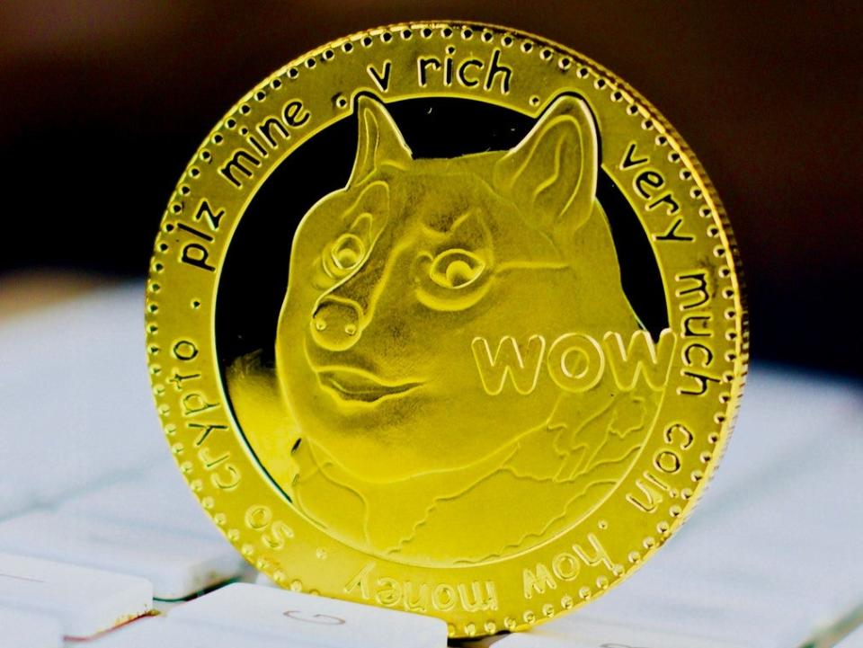 Dogecoin alcanzó un nuevo récord el 16 de abril de 2021 (Getty Images)