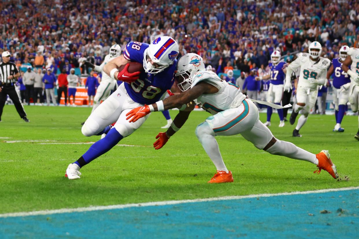 Dawson Knox scores the game-winning touchdown Sunday night against the Dolphins, finalizing a first-place 2024 schedule for the Bills.