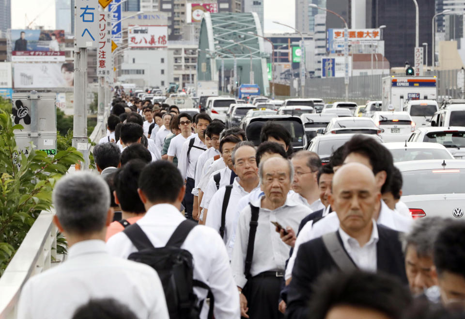 Powerful quake shakes Osaka, Japan