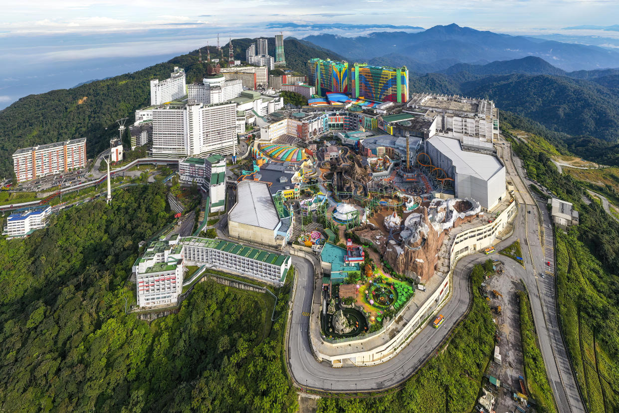 Aerial view of Resorts World Genting, Malaysia's premier integrated resort destination and the recently opened Genting SkyWorlds theme park. (Photo: Getty Images)