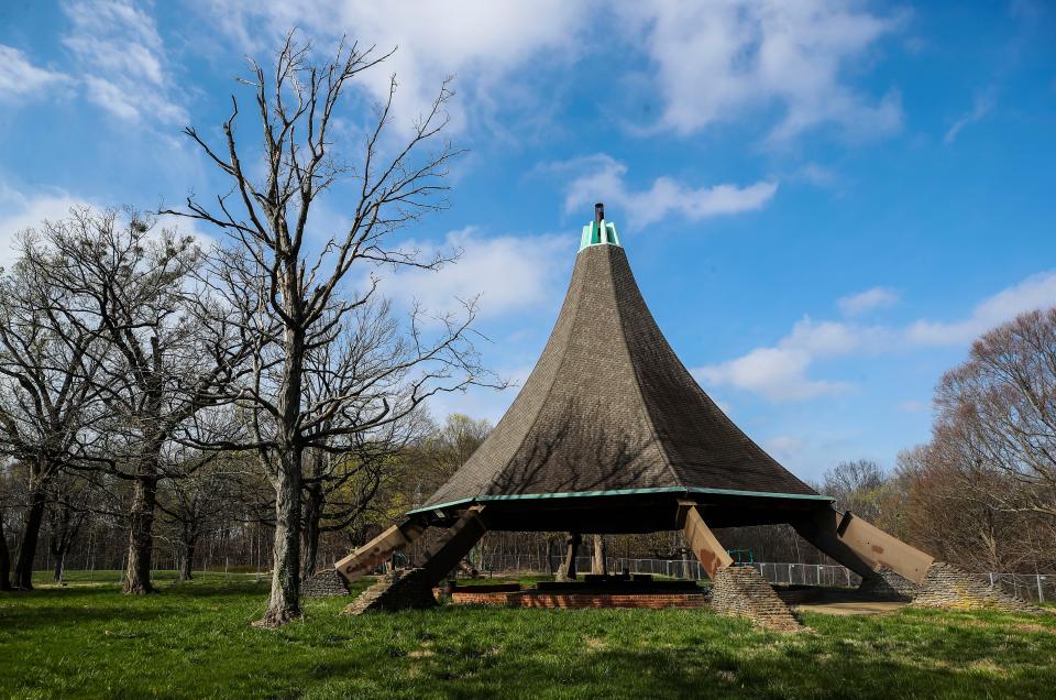 Hogan's Fountain Pavilion is not dying a natural death. It's dying of neglect by city leaders.
