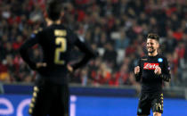 Football Soccer - Benfica v Napoli - UEFA Champions League group stage - Group B - Luz stadium, Lisbon, Portugal - 6/12/16 Napoli's Dries Mertens celebrates his goal against Benfica. REUTERS/Rafael Marchante