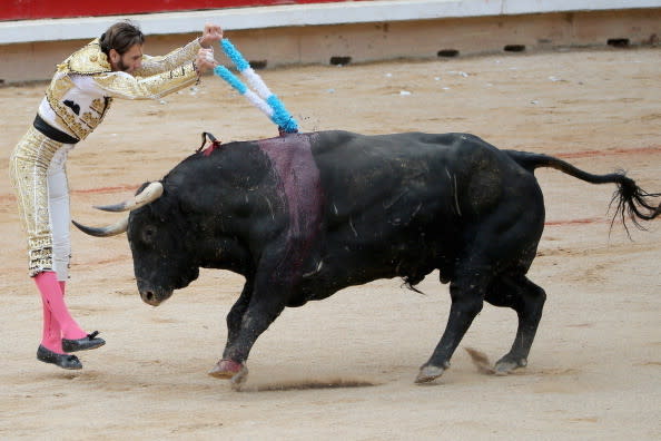 pamplona bull fight