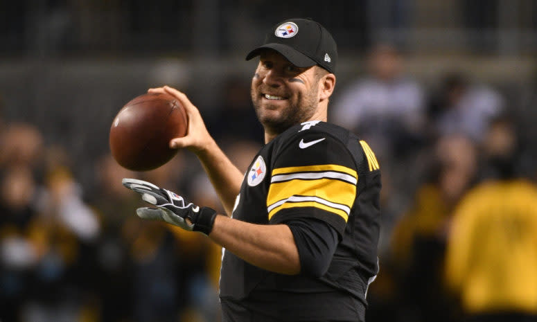 Pittsburgh Steelers QB Ben Roethlisberger warming up before a game.