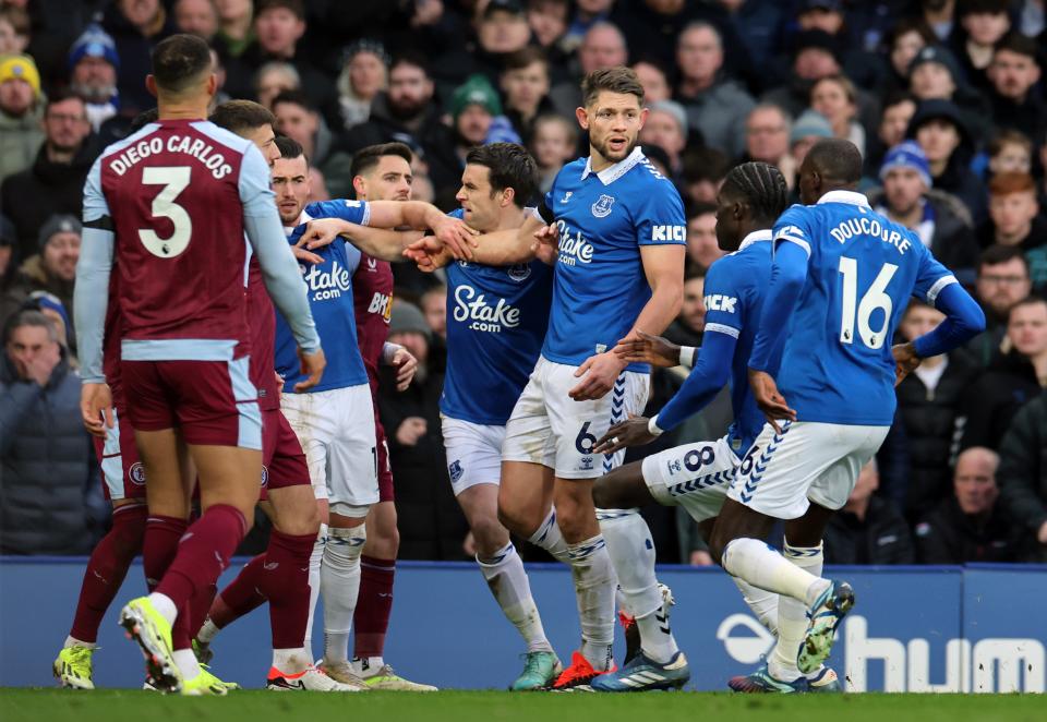 Villa and Everton have at each other’s throats in Goodison (Getty Images)