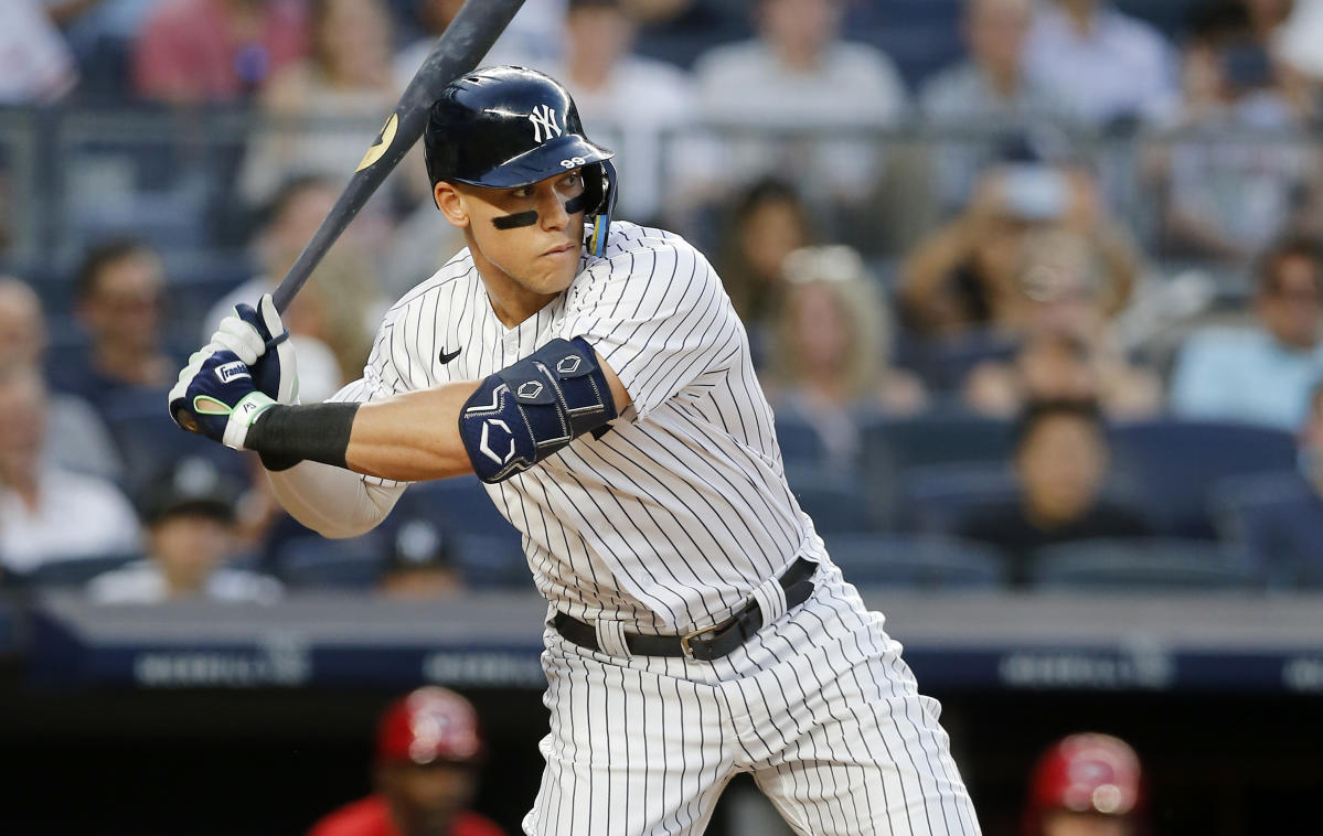 YANKEES: Robinson Cano continues power surge, New York defeats