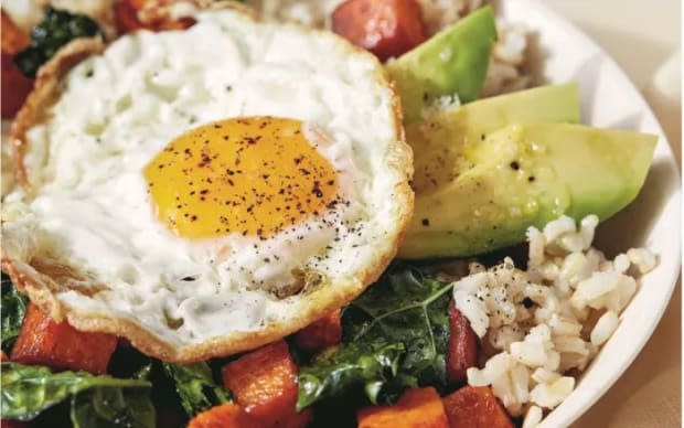 <p><a href="https://parade.com/1178321/alison-ashton/giada-de-laurentiis-spiced-sweet-potato-rice-bowl-with-fried-egg/" rel="nofollow noopener" target="_blank" data-ylk="slk:Giada De Laurentiis;elm:context_link;itc:0;sec:content-canvas" class="link ">Giada De Laurentiis</a></p>