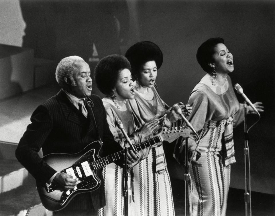 The Staple Singers are featured in “1971: The Year That Music Changed Everything,” premiering May 21, 2021 on Apple TV+.