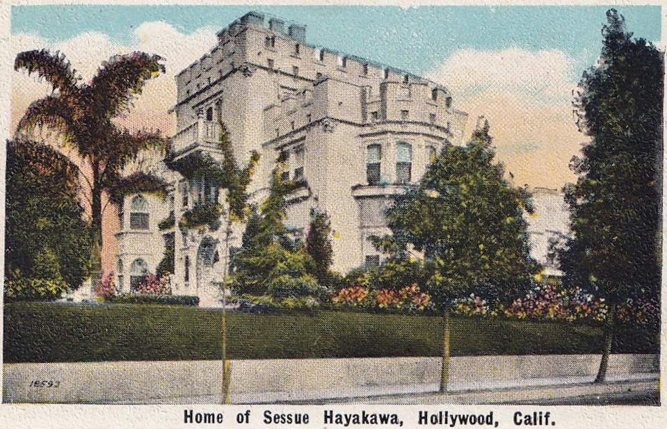 Una postal del año 1921 de la mansión con forma de castillo que pertenecía al ídolo del cine mudo y primer protagonista asiático en Hollywood, Sessue Hayakawa (Foto de Nextrecord Archives / Getty Images).