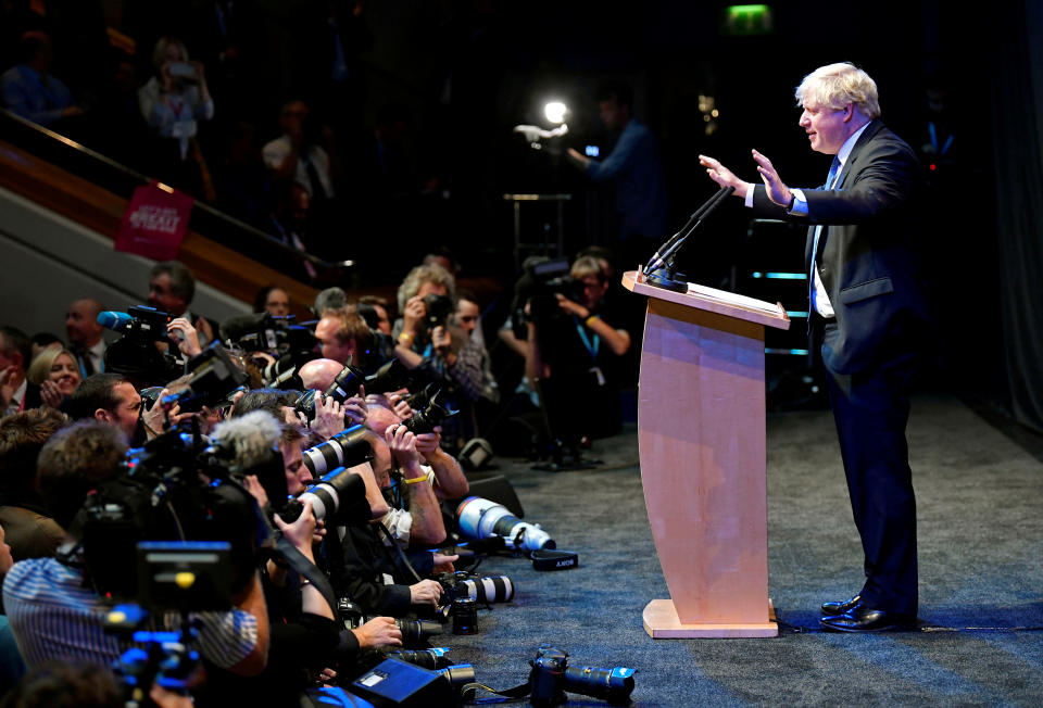 Boris Johnson addresses delegates at a Conservative Home fringe meeting on the third day of the Conservative Party Conference in Birmingham, Britain, October 2, 2018. REUTERS/Toby Melville      TPX IMAGES OF THE DAY