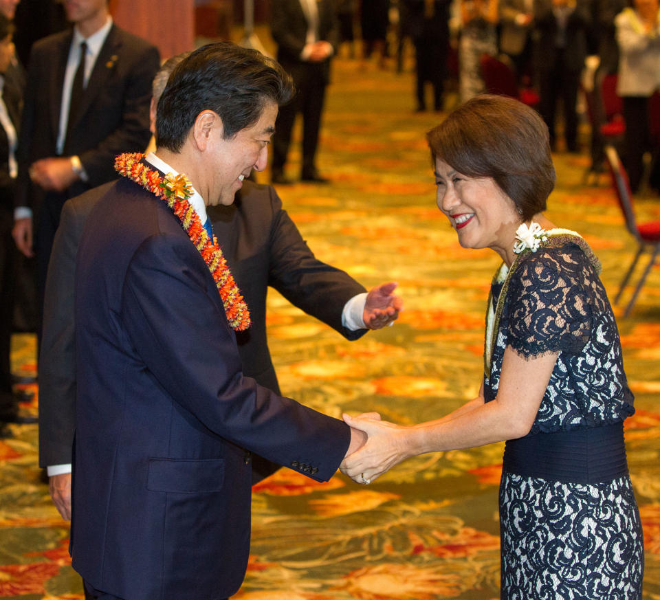 Japan’s Prime Minister Abe visits Pearl Harbor memorial on Hawaii trip