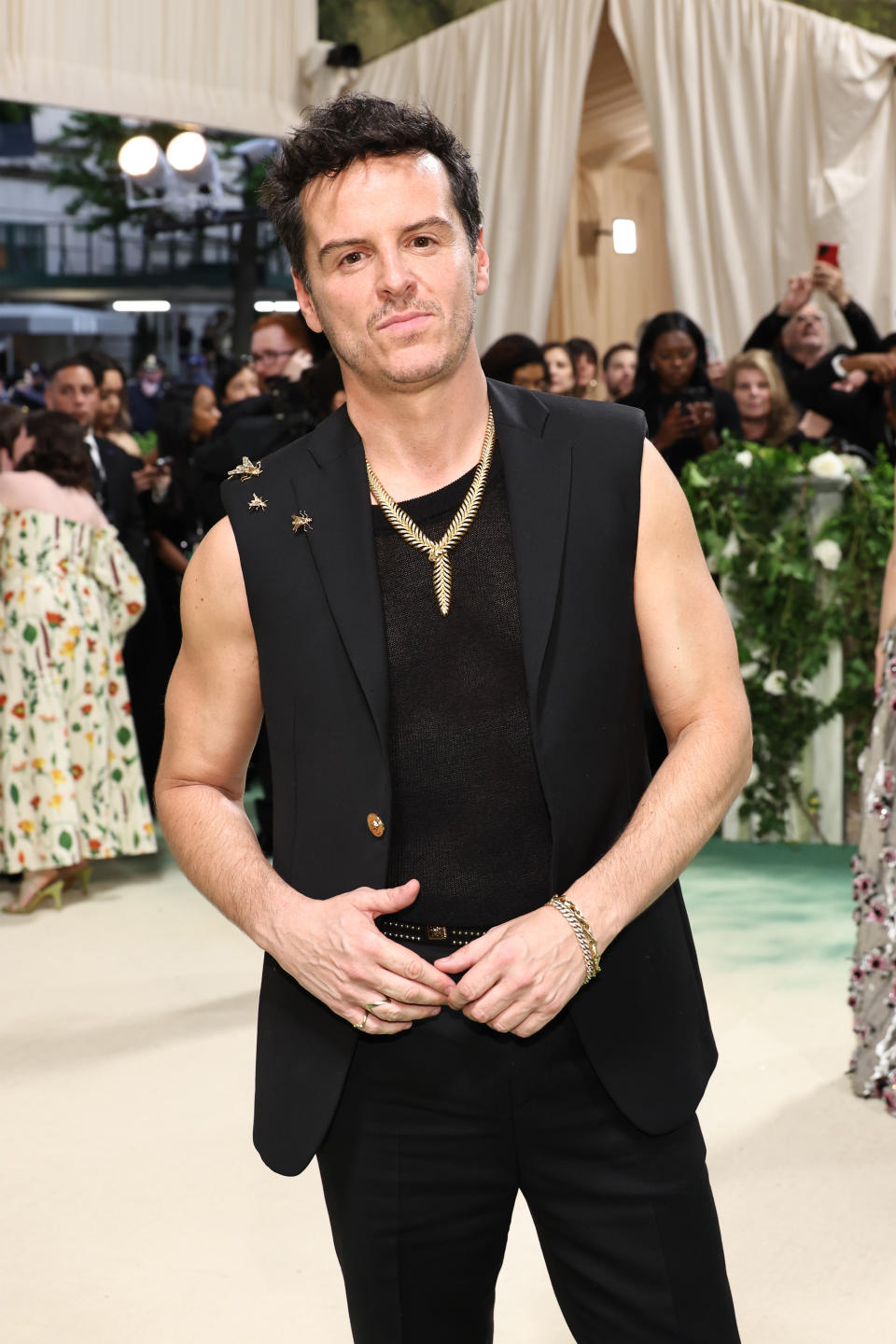 Andrew Scott in a sleeveless jacket on the Met Gala red carpet.