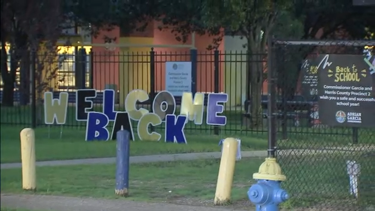 HISD kicks off 1st day of school with 'Safe Walk Home' program