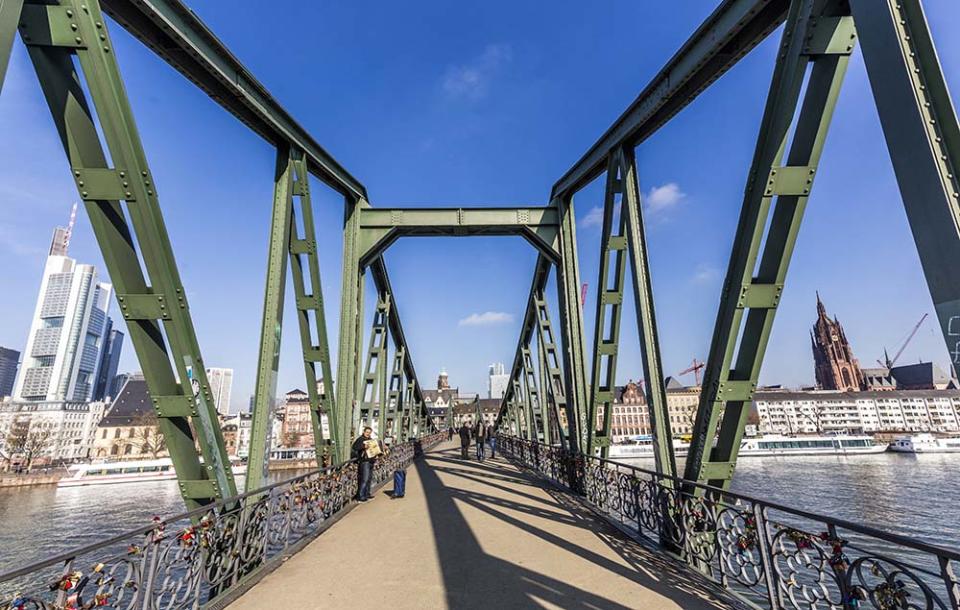 鐵橋（Image Source : Getty Creative）