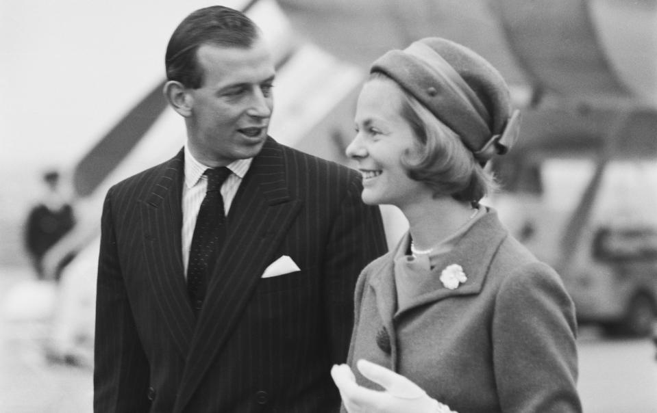 Prince Edward and Katharine returning home after a tour of Africa, 1962 - Evening Standard