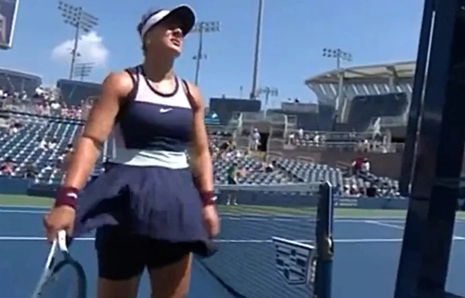 Bianca Andreescu y el vestido que le dio problemas en el US Open. (Foto: Eurosport).