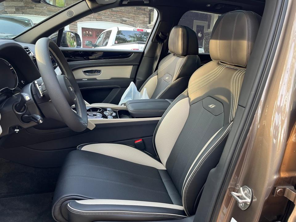 2022 Bentley Bentayga S front seat