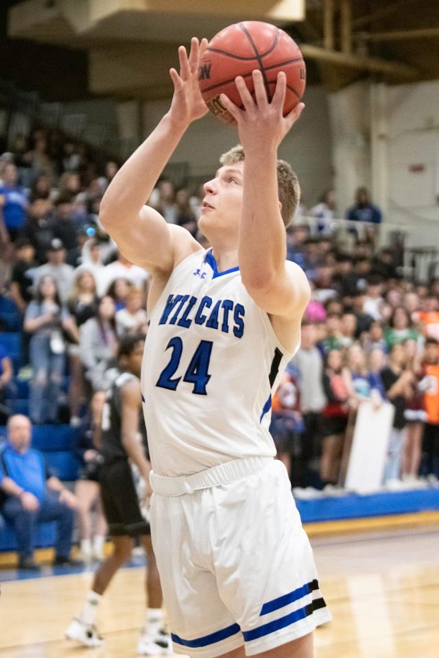 Pueblo Central boys basketball team surges into Great 8 with romp over ...