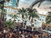 <p>Le <em>Ushuaïa Ibiza Beach Hotel</em> est réputé pour ses soirées avec de grands DJ du monde entier.<br> Crédit photo : Instagram @ushuaiaibiza </p>