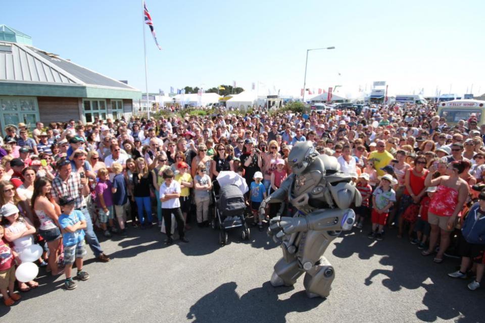 Eastern Daily Press: Britain’s Got Talent semi-finalist Titan the Robot will bring the comedy when he wheels into next month’s Great Yarmouth Wheels Festival on his cart